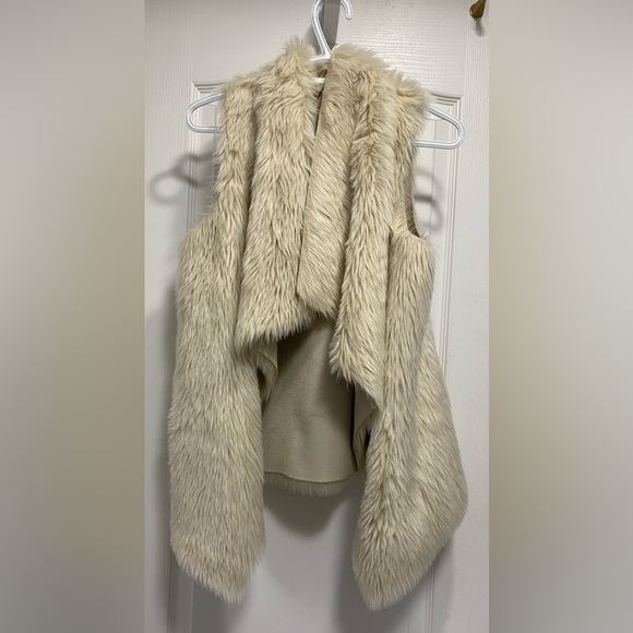 Top Shop Reversible Beige Faux Fur, Faux Suede Vest. O/S - Picture 3 of 4